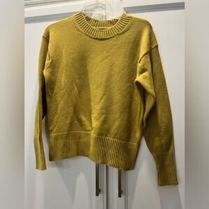 Banana Republic Women's Yellow Sweater. EUC. Size XS